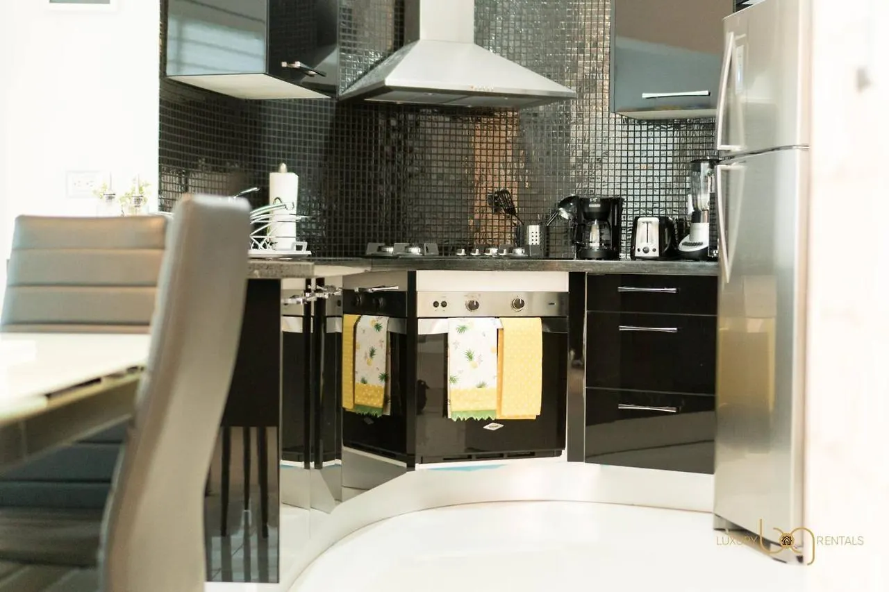 Gorgeous Condo Downtown Roof-Deck & Gym Santo Domingo Apartment
